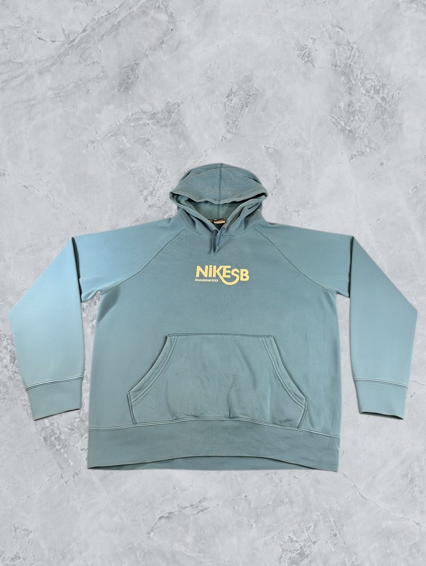 Blauwe Nike SB hoodie met 'Established 2001' print (capuchonsweater / sweatvest), maat L