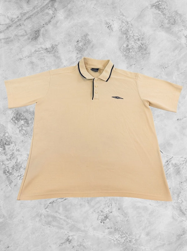 Beige Umbro sportpolo met navy details (piqué poloshirt / casual shirt), maat M