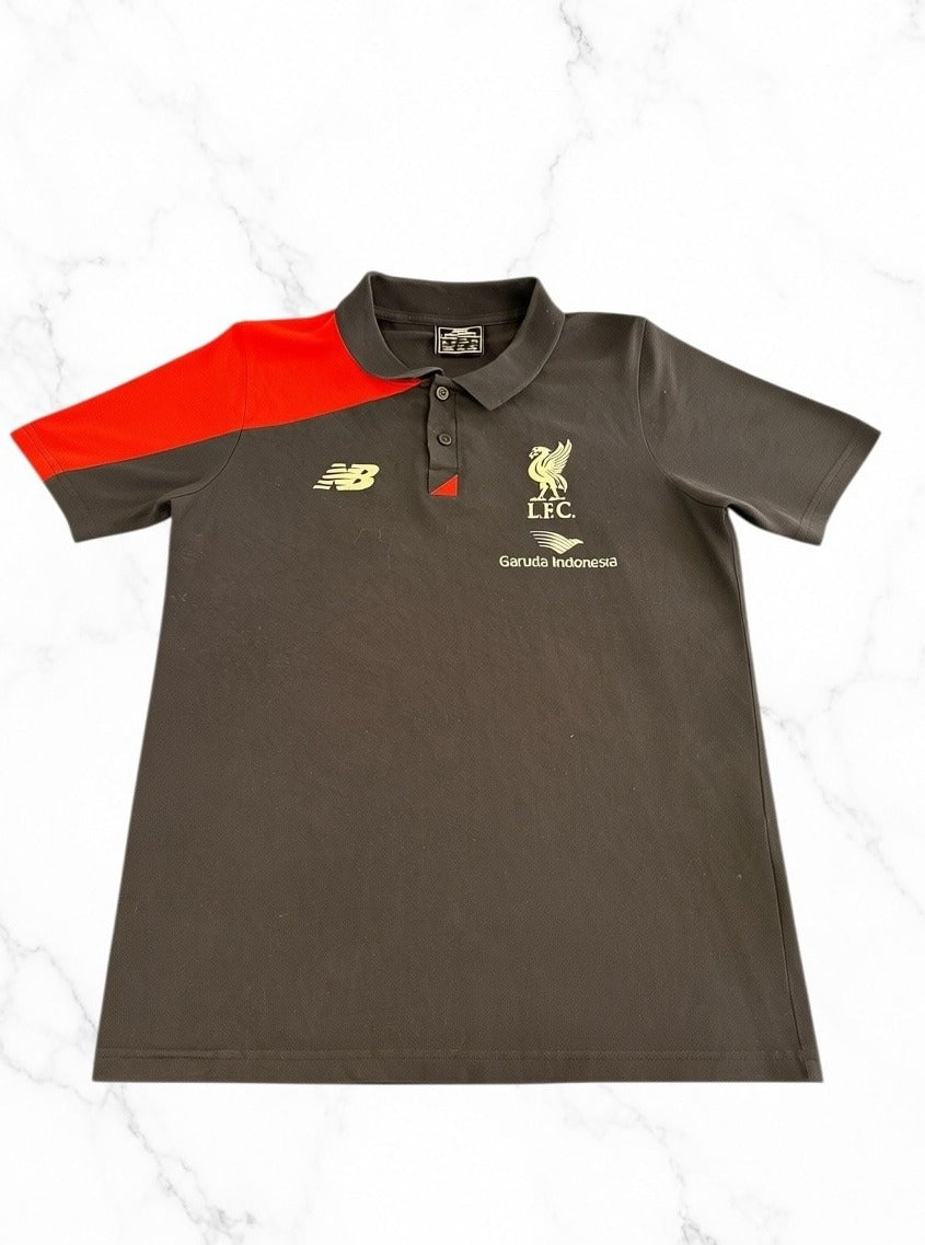 Zwart voetbalshirt (poloshirt) New Balance - Liverpool FC Garuda Indonesia 2015/16, maat S