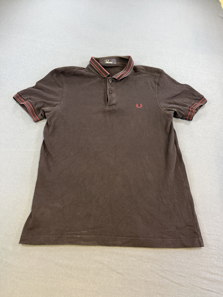 Zwarte Fred Perry Twin Tipped polo met rode bies, maat M (poloshirt / sportpolo)