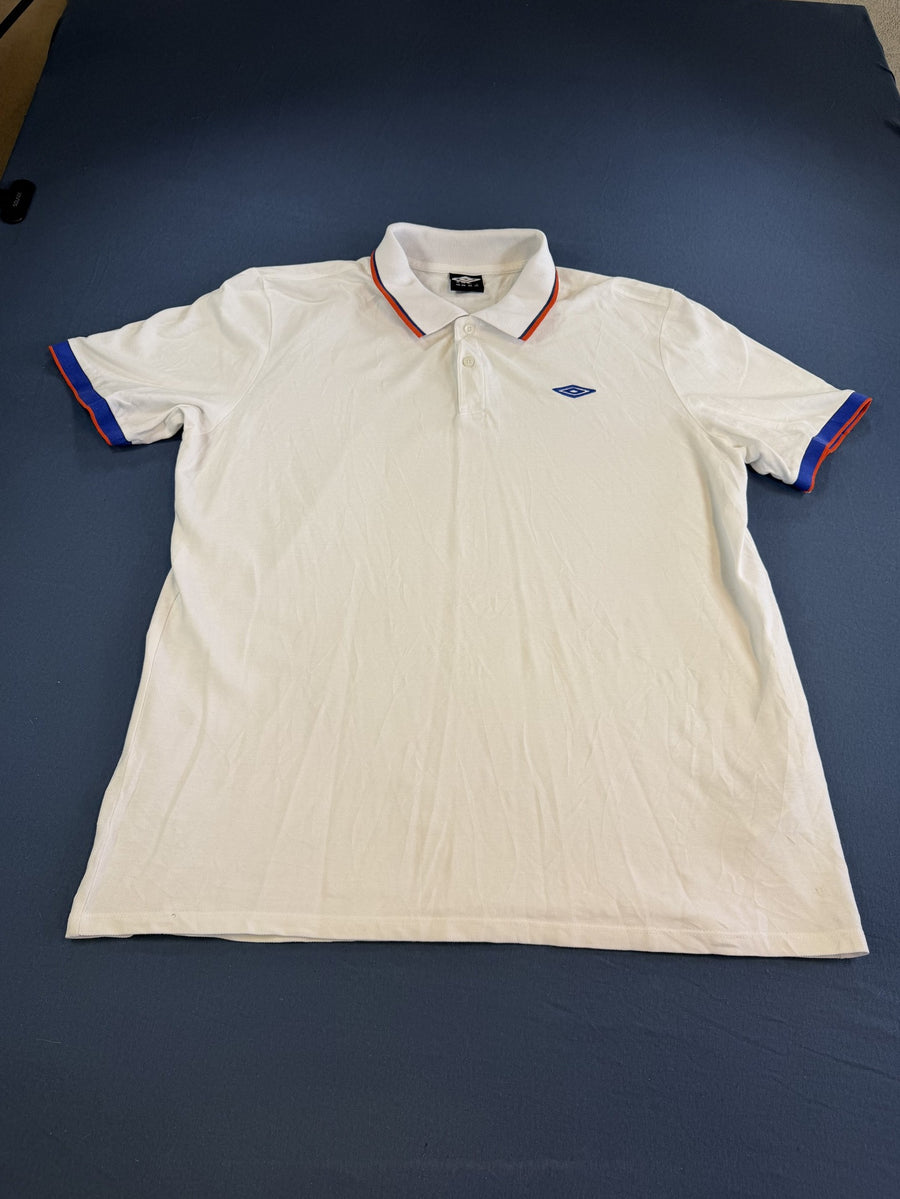 Wit Umbro-poloshirt met rood-blauwe bies, maat XXL (polo / sportshirt)
