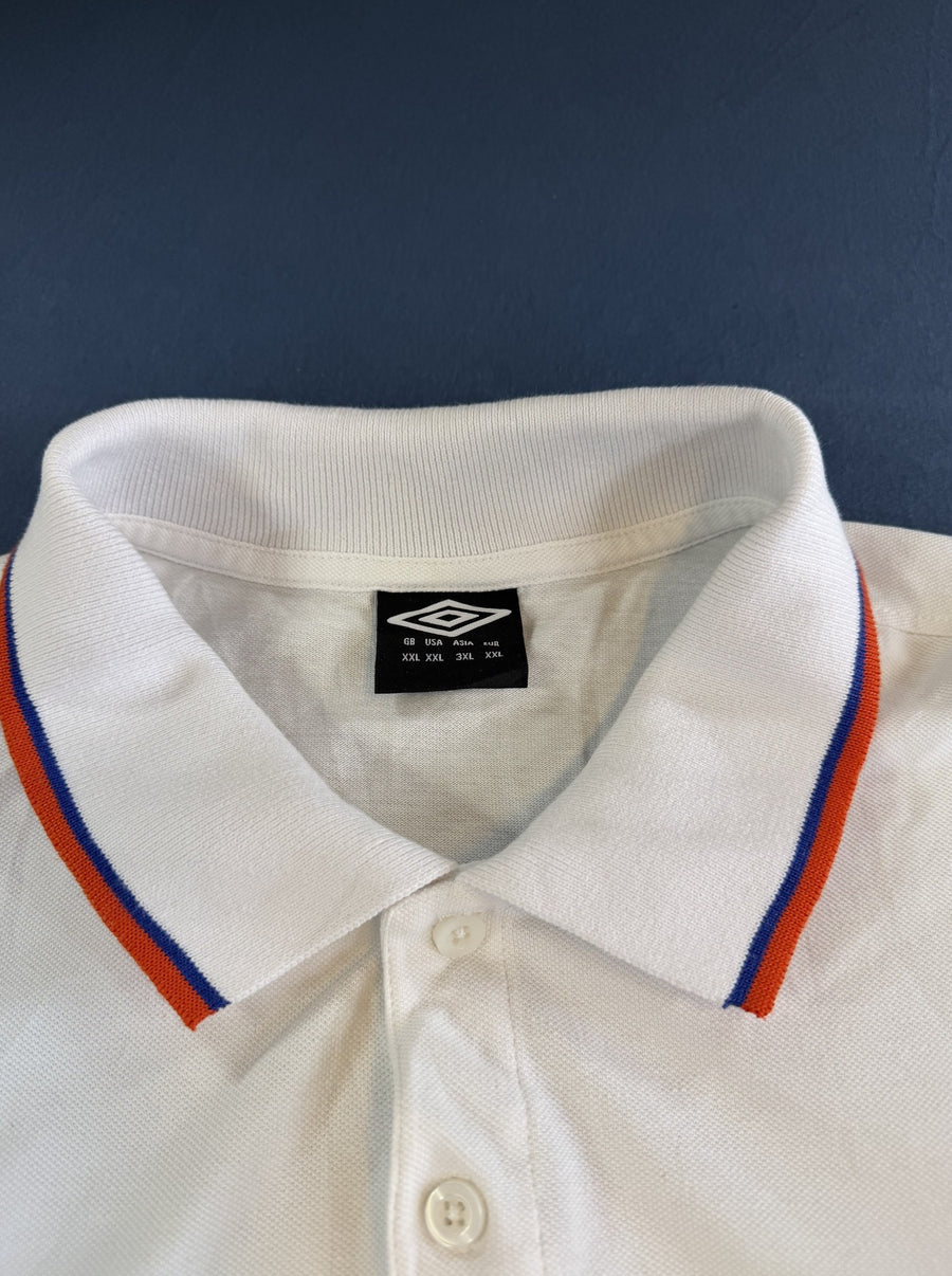 Wit Umbro-poloshirt met rood-blauwe bies, maat XXL (polo / sportshirt)