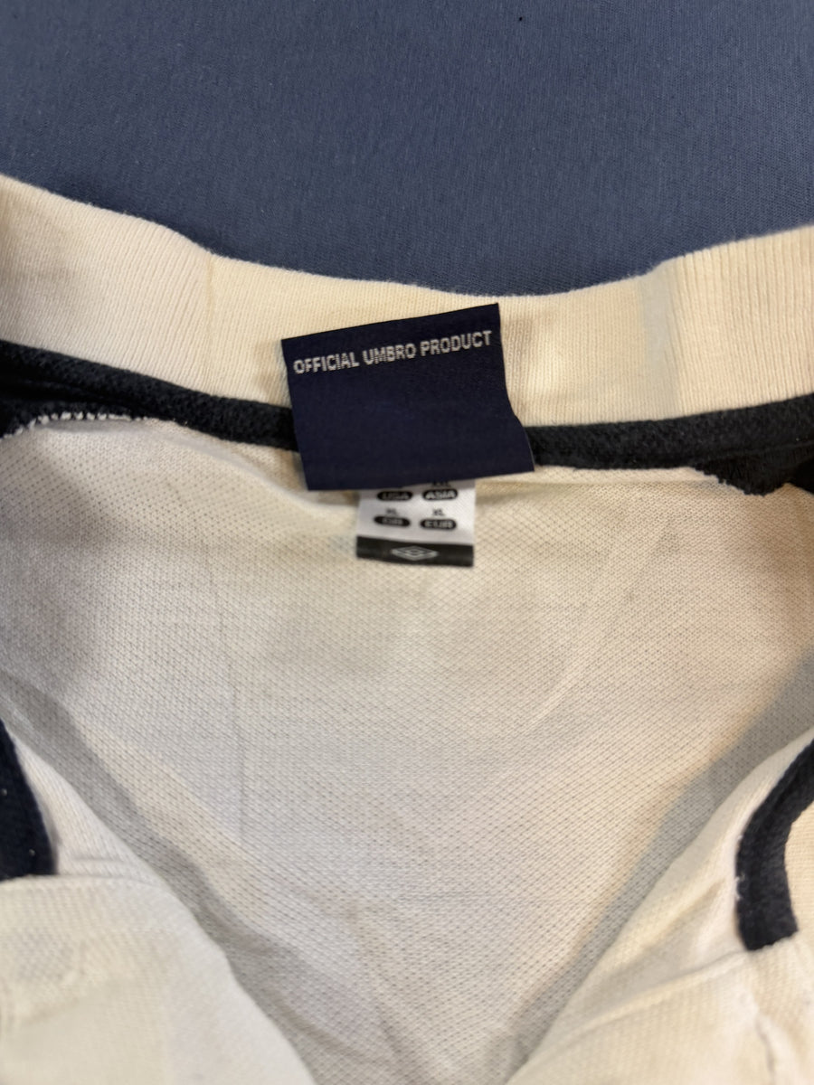 Umbro golfpolo R.A.F. St Athan wit navy maat XL