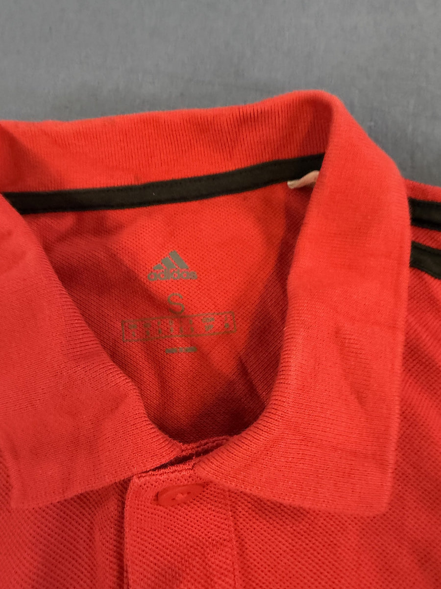 Rood adidas Manchester United shirt maat S (polo / voetbalshirt met Tezos-logo)