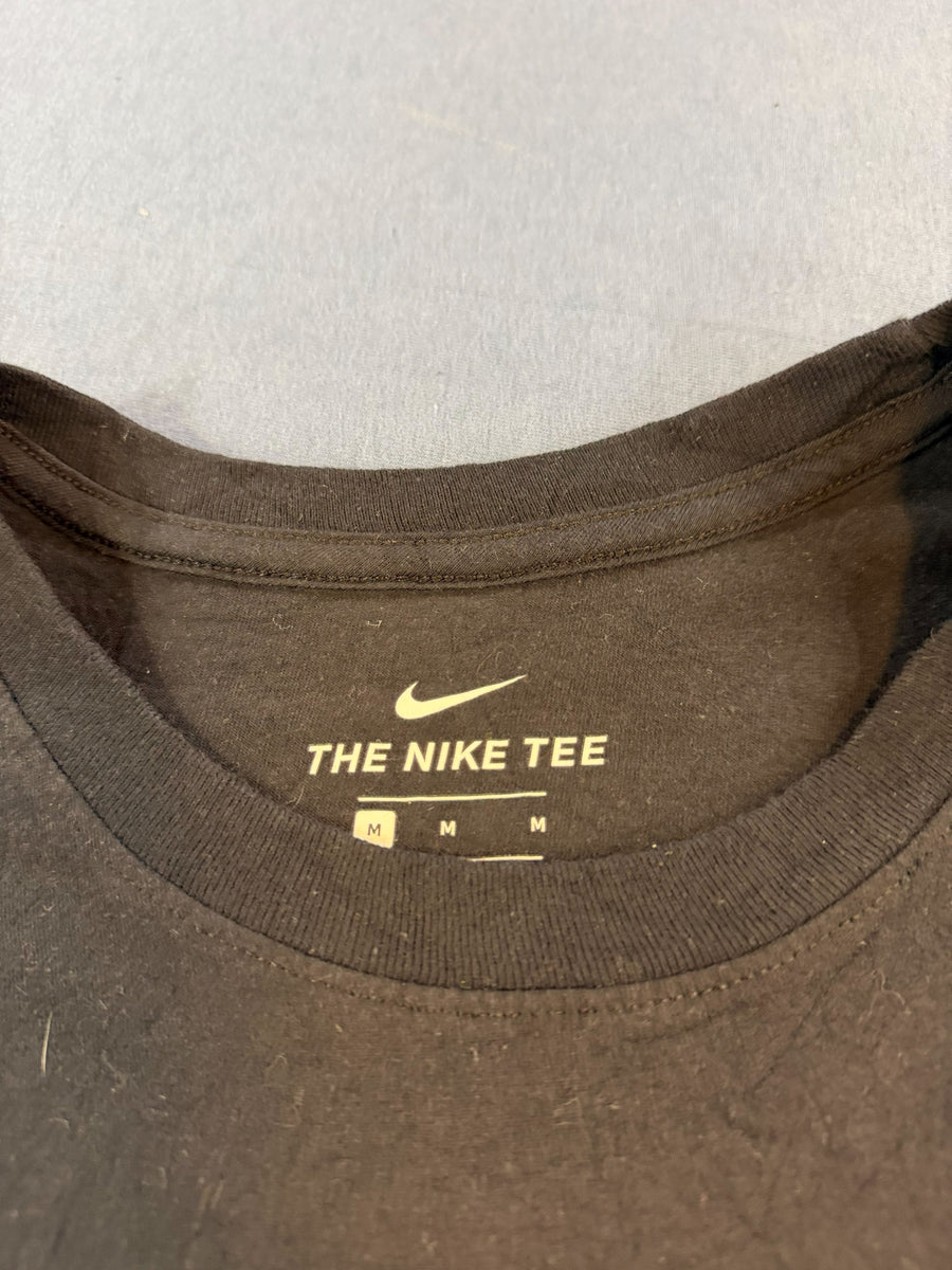 Nike T-shirt zwart print The Nike Tee