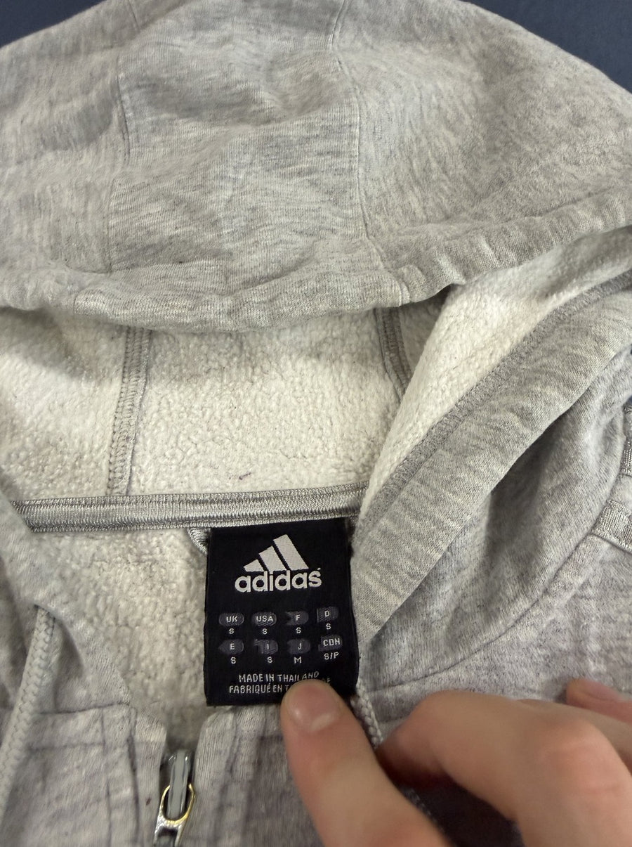 Grijze adidas fleecevest (ritshoodie/fleecetrui) met borstlogo, maat S