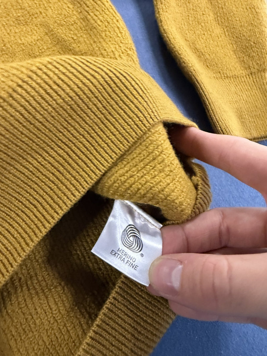 Okergeel Lacoste pullover (trui) maat XL met raglanmouw