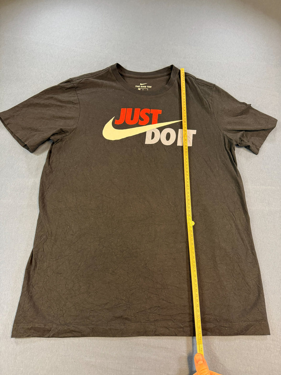 Nike T-shirt zwart print The Nike Tee