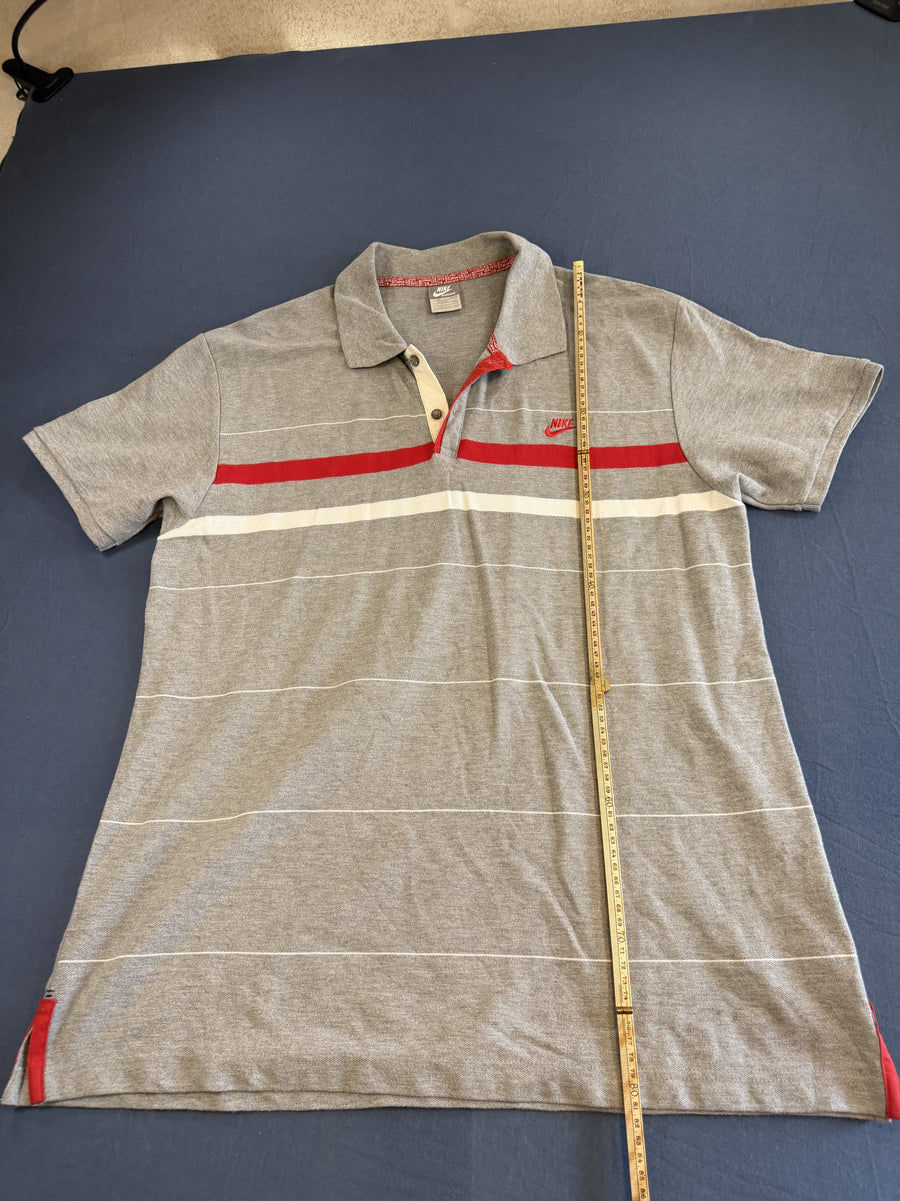 Grijze Nike poloshirt met rode bies (sportpolo / retro poloshirt), maat XXL