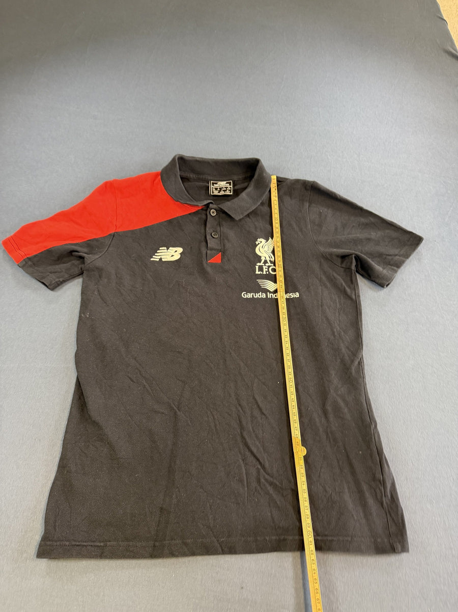 Zwart voetbalshirt (poloshirt) New Balance - Liverpool FC Garuda Indonesia 2015/16, maat S