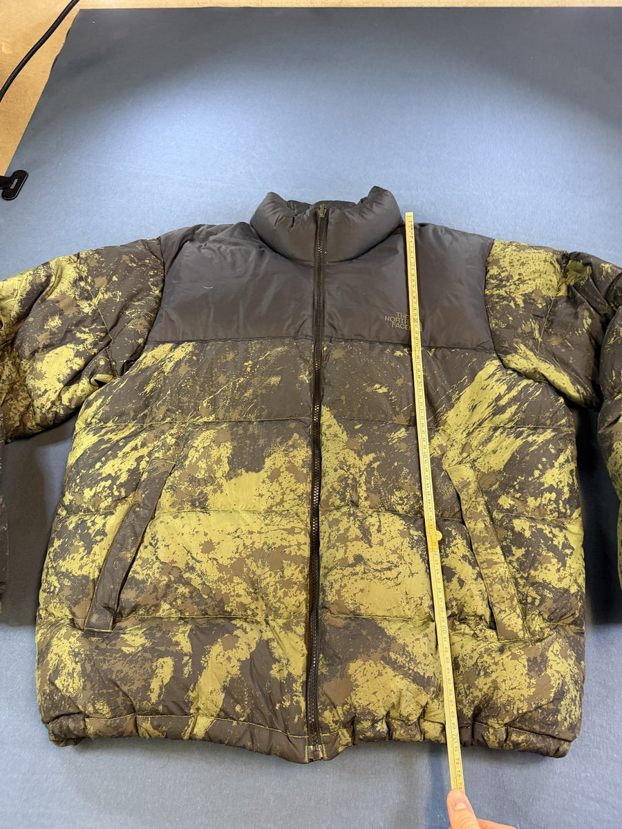 Groene donsjas (pufferjas/winterjas) van The North Face met camouflage, maat XL