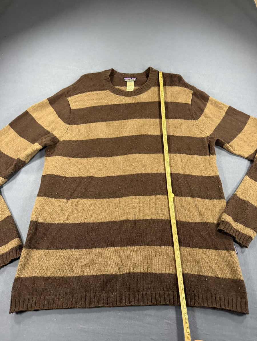 Bruine gestreepte Patagonia (gebreide pullover / fleecetrui-alternatief) maat L