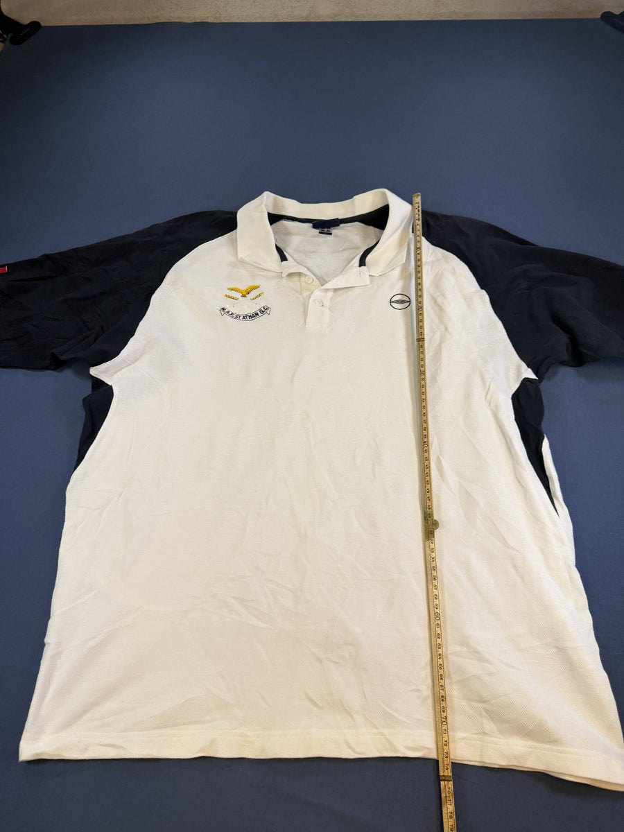 Umbro golfpolo R.A.F. St Athan wit navy maat XL