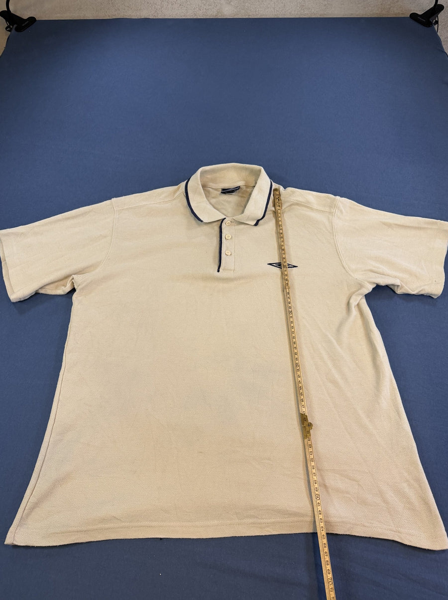 Beige Umbro sportpolo met navy details (piqué poloshirt / casual shirt), maat M