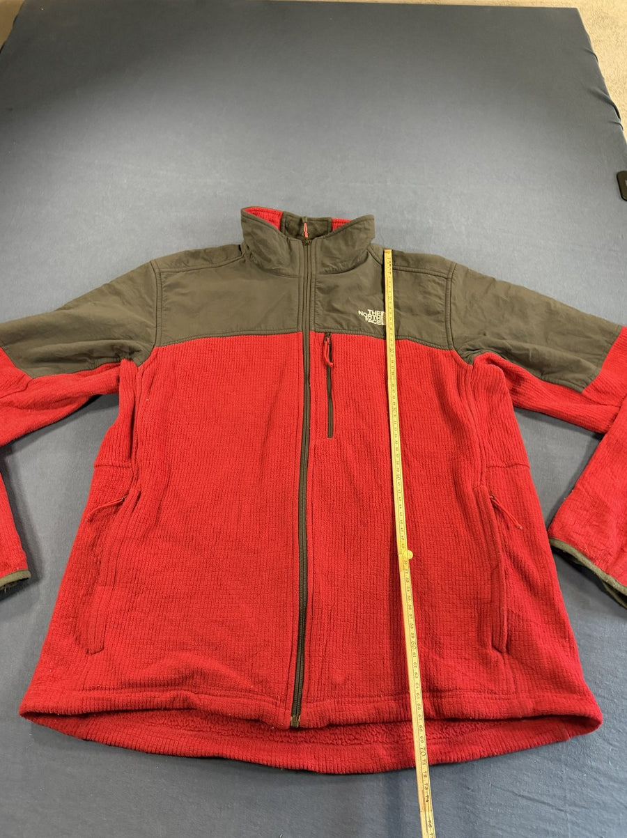Rood The North Face fleecetrui met olijfgroen nylon schouderstuk, maat L (fleecevest)