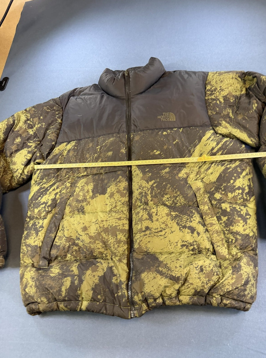 Groene donsjas (pufferjas/winterjas) van The North Face met camouflage, maat XL