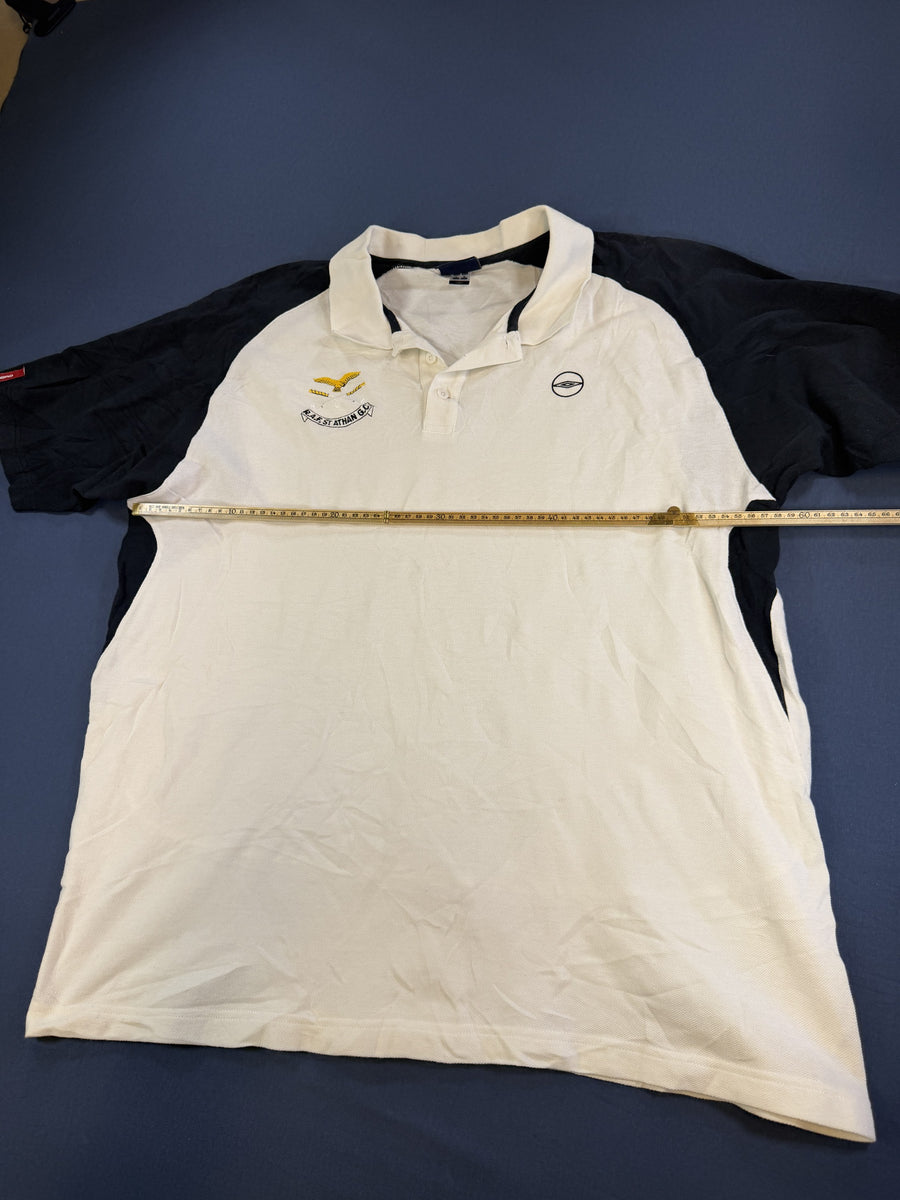 Umbro golfpolo R.A.F. St Athan wit navy maat XL