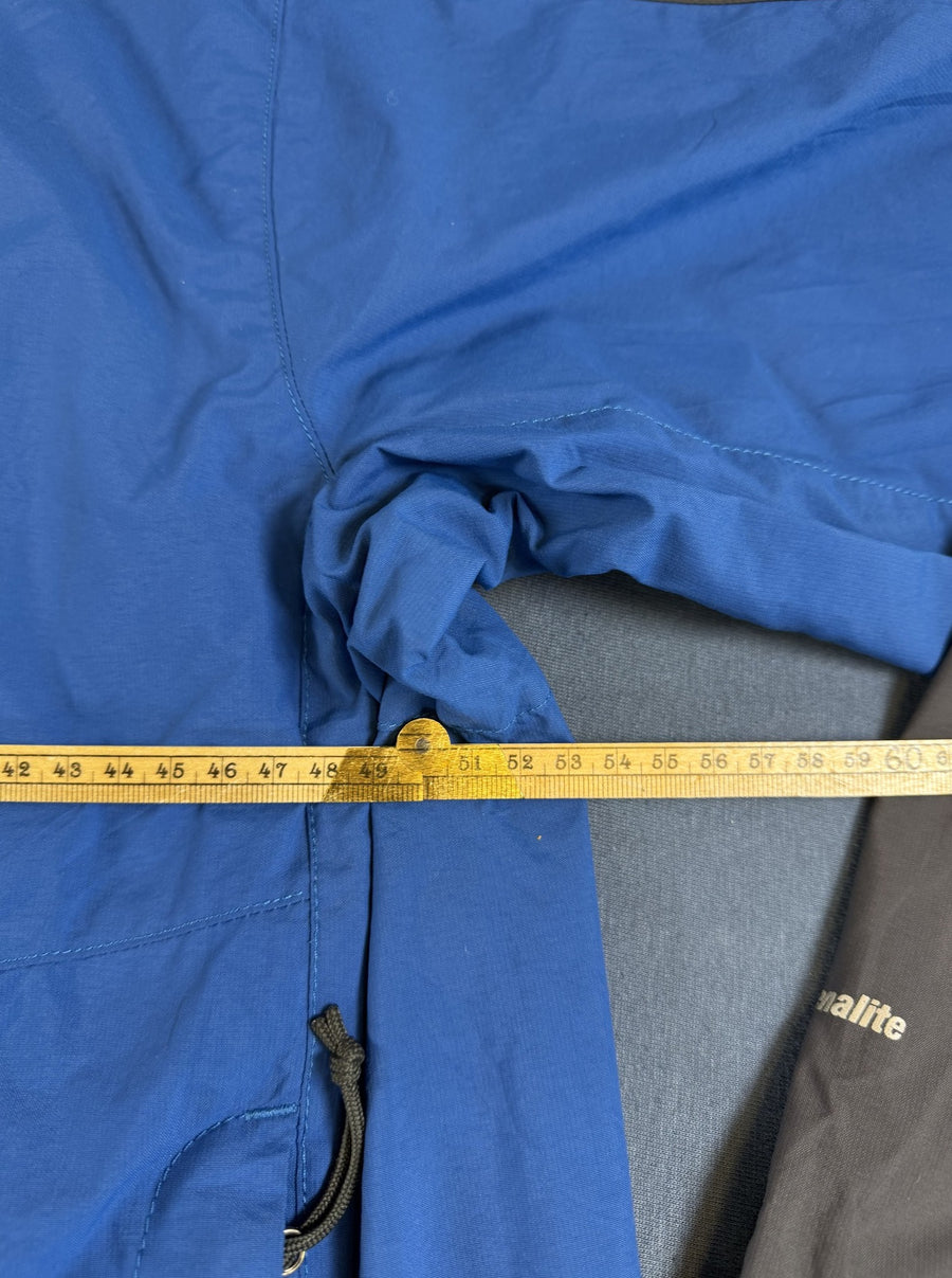 Blauwe outdoorjas van The North Face - maat M (shelljack / regenjack)