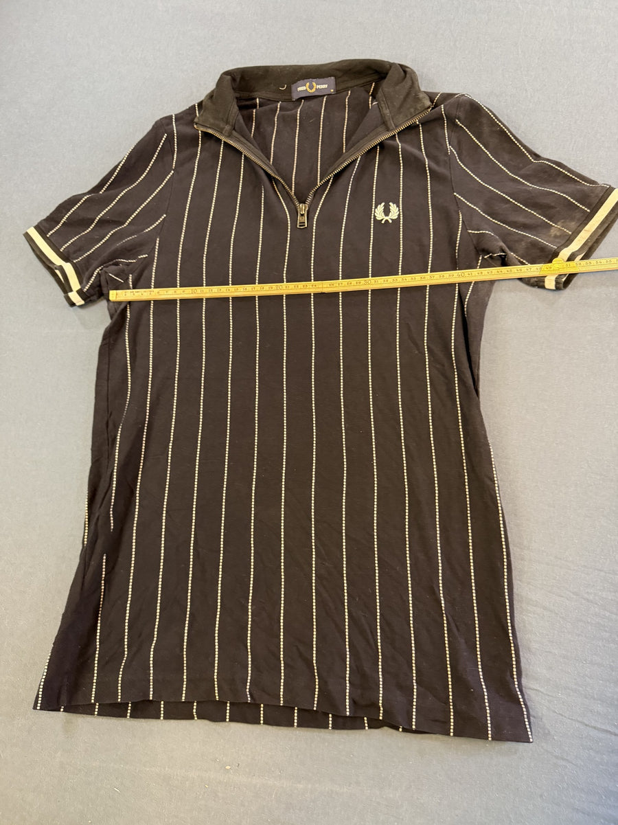 Zwarte Fred Perry polo met crème streep, maat M (ritspolo / poloshirt met rits)