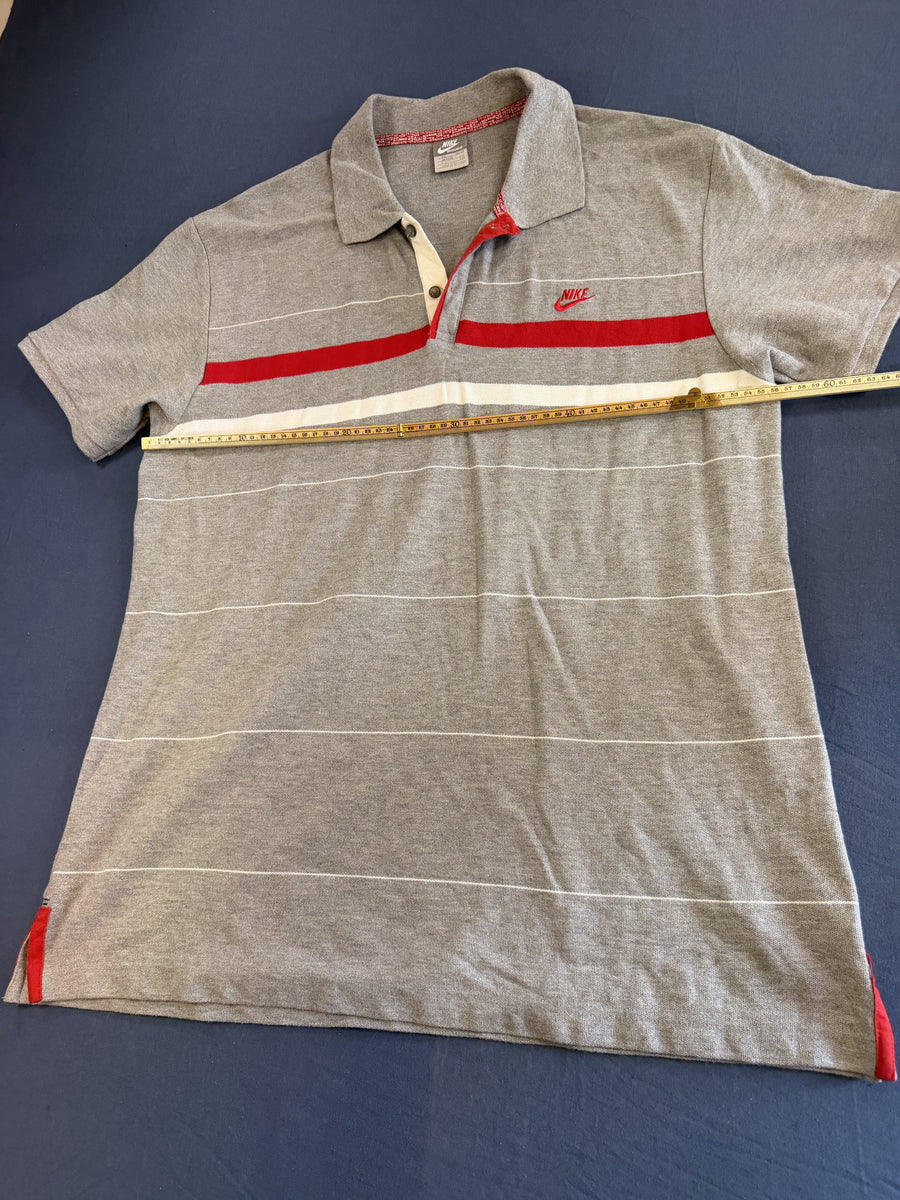 Grijze Nike poloshirt met rode bies (sportpolo / retro poloshirt), maat XXL