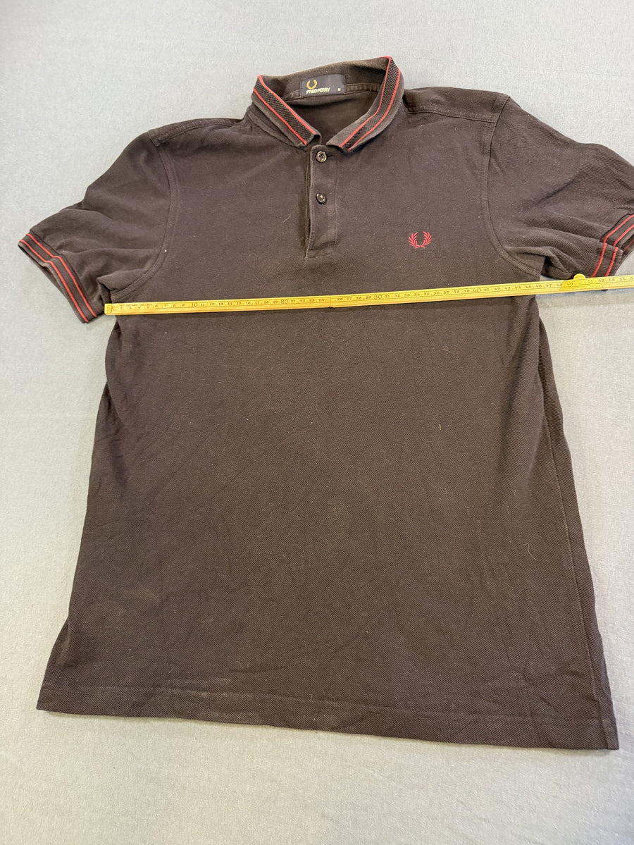 Zwarte Fred Perry Twin Tipped polo met rode bies, maat M (poloshirt / sportpolo)