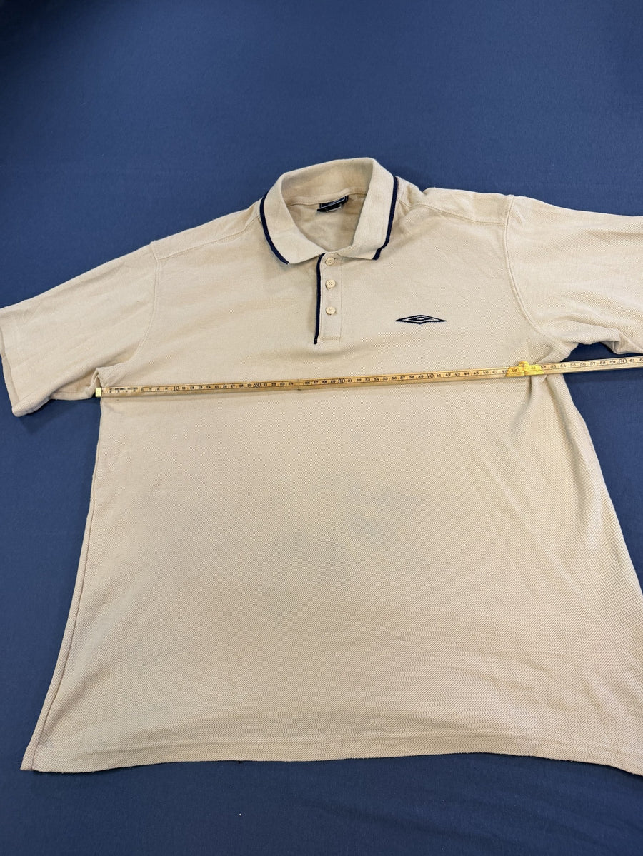 Beige Umbro sportpolo met navy details (piqué poloshirt / casual shirt), maat M