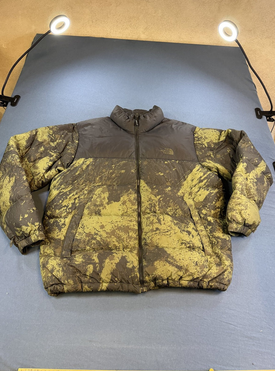 Groene donsjas (pufferjas/winterjas) van The North Face met camouflage, maat XL