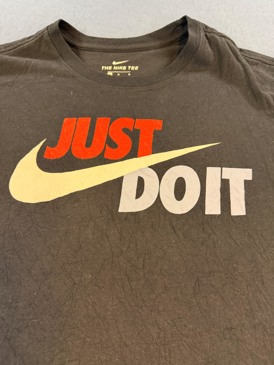 Nike T-shirt zwart print The Nike Tee