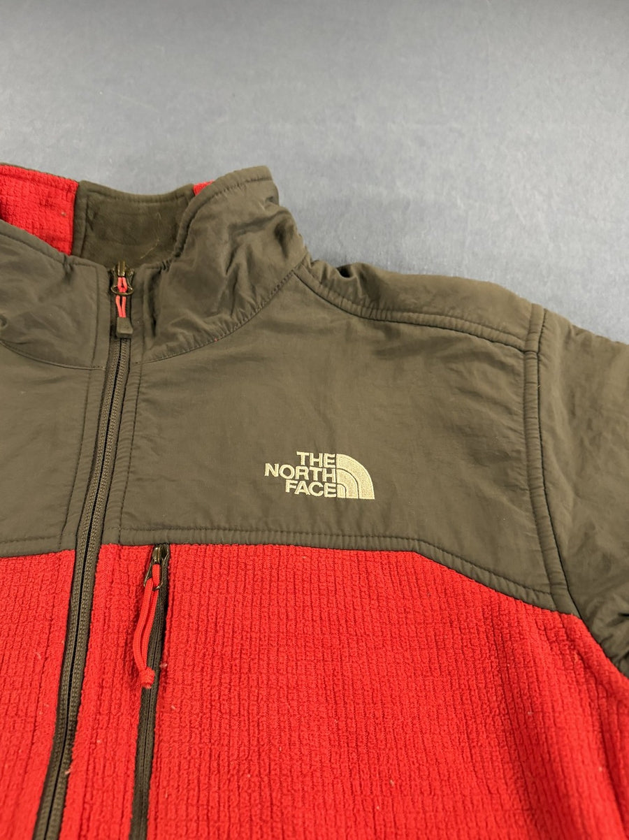 Rood The North Face fleecetrui met olijfgroen nylon schouderstuk, maat L (fleecevest)