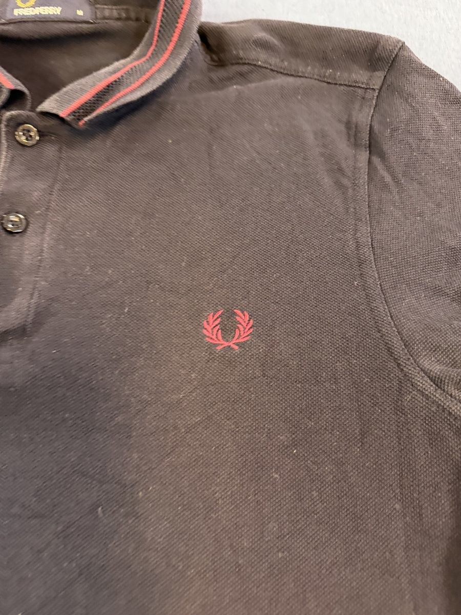Zwarte Fred Perry Twin Tipped polo met rode bies, maat M (poloshirt / sportpolo)