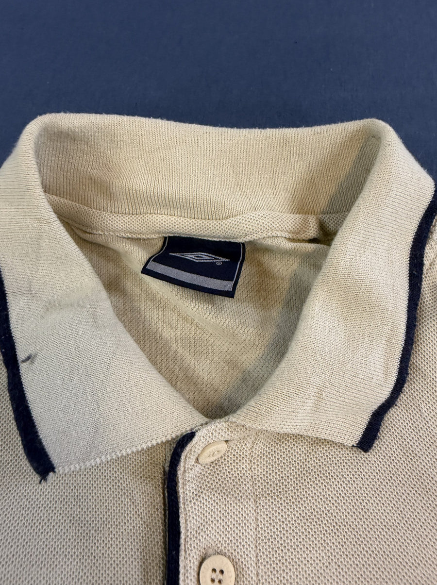 Beige Umbro sportpolo met navy details (piqué poloshirt / casual shirt), maat M